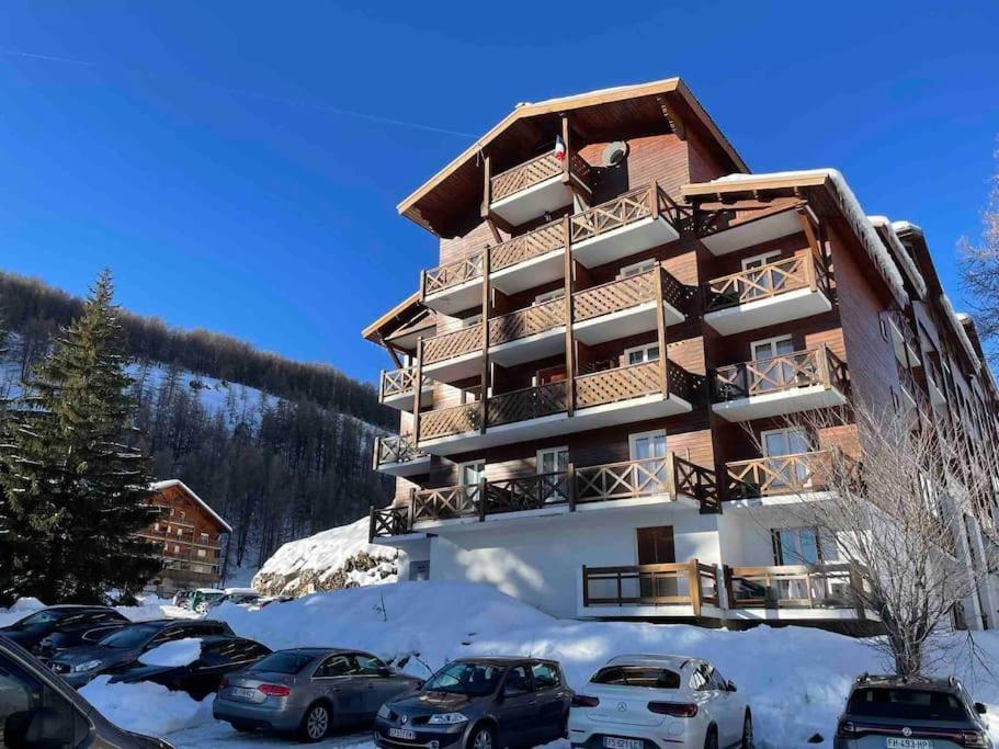 Allos, Logement Pieds Des Pistes, A 10 Minutes De La Base De Loisirs Екстериор снимка