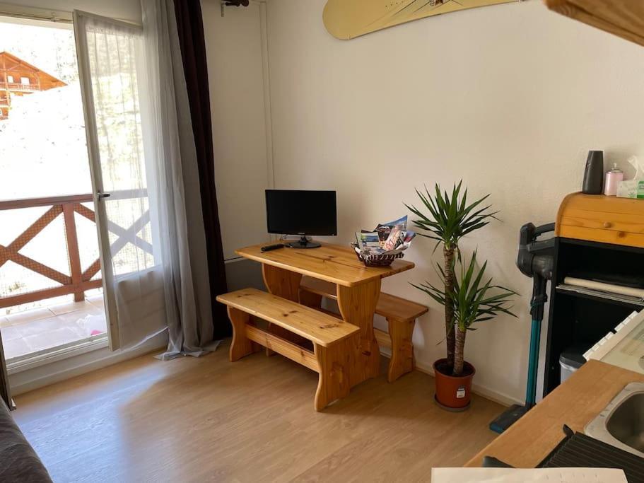 Allos, Logement Pieds Des Pistes, A 10 Minutes De La Base De Loisirs Екстериор снимка